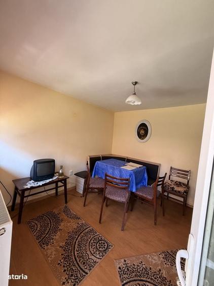 Casă cu 4 camere în Ghirdoveni