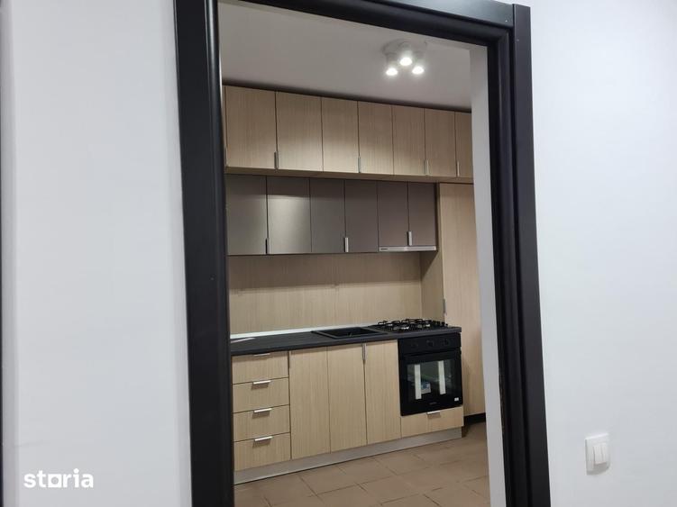 Casă cu 4 camere cu Teren 70 Mp în Glina