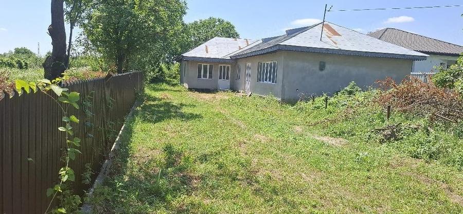 Casă cu Teren 2000 Mp în Mirceștii Vechi