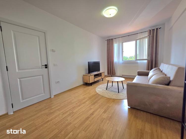 Apartament cu 3 camere în Podu Roș