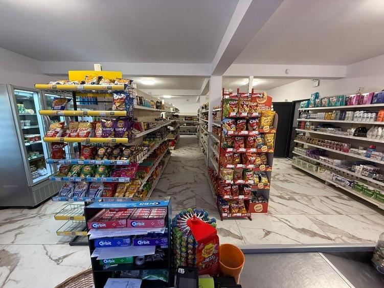 Casă cu 4 camere în Exterior Vest