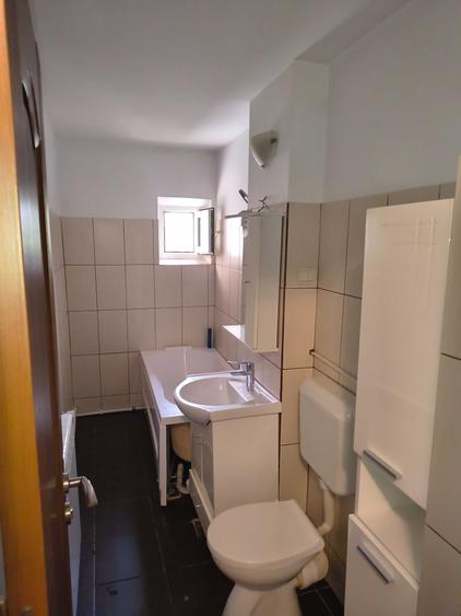 Inchiriez apartament 2 camere, mobilat, utilat, AC, zona Sud, 4/4. - 3
