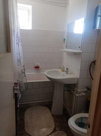 Apartament cu 2 camere decomandat în Micro 20