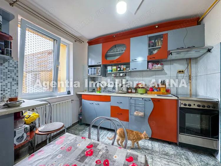 Apartament cu 3 camere decomandat în Progresul
