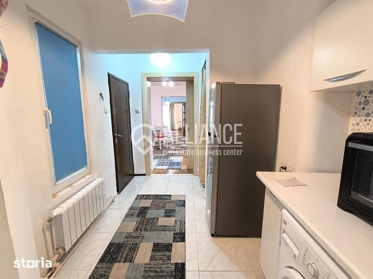 Apartament cu 3 camere semidecomandat, mobilat în Central