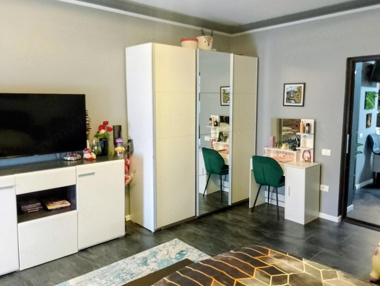 Apartament cu 2 camere decomandat în Take Ionescu
