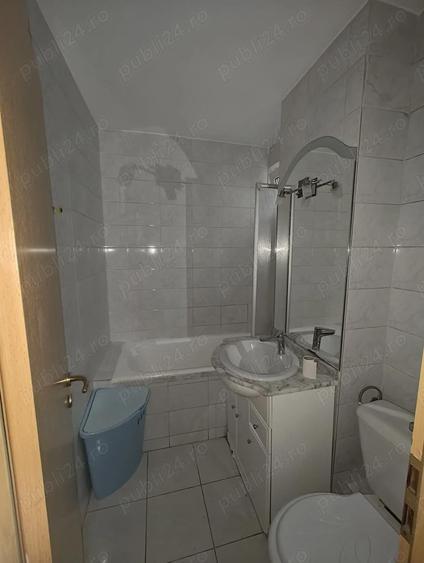 Apartament cu 3 camere decomandat în Rogerius