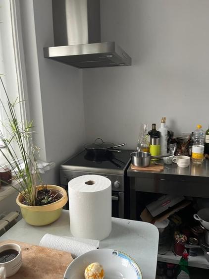 Apartament semidecomandat în Est