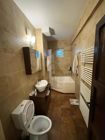 Apartament cu 3 camere decomandat în Plopilor
