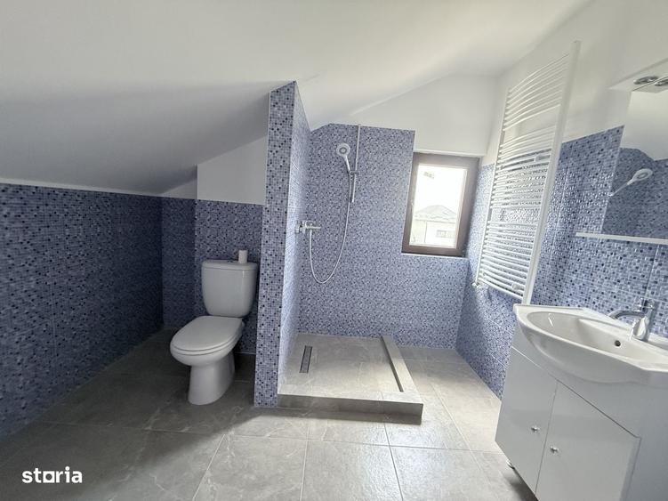 Casă cu 4 camere cu Teren 200 Mp în Central