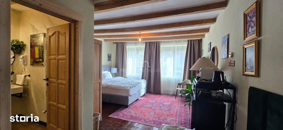 Casă cu 6 camere cu Teren 1314 Mp în Central
