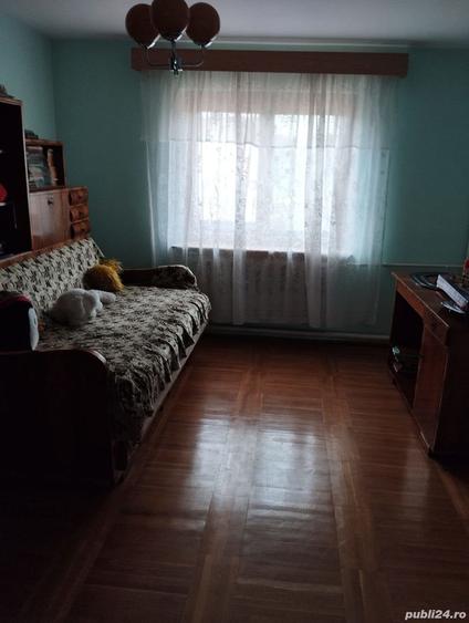 Casă cu 2 camere cu Teren 8000 Mp în Budieni