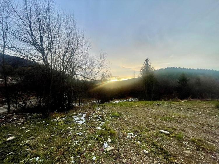 Teren Construcții intravilan de 22600 mp, în Sucevița