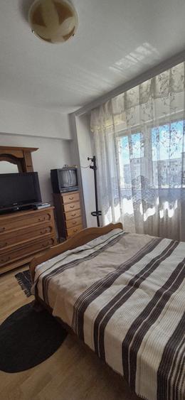 Apartament cu 2 camere semidecomandat, mobilat în Brâncoveanu