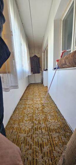 Apartament cu 3 camere decomandat în Valea Moșneagului