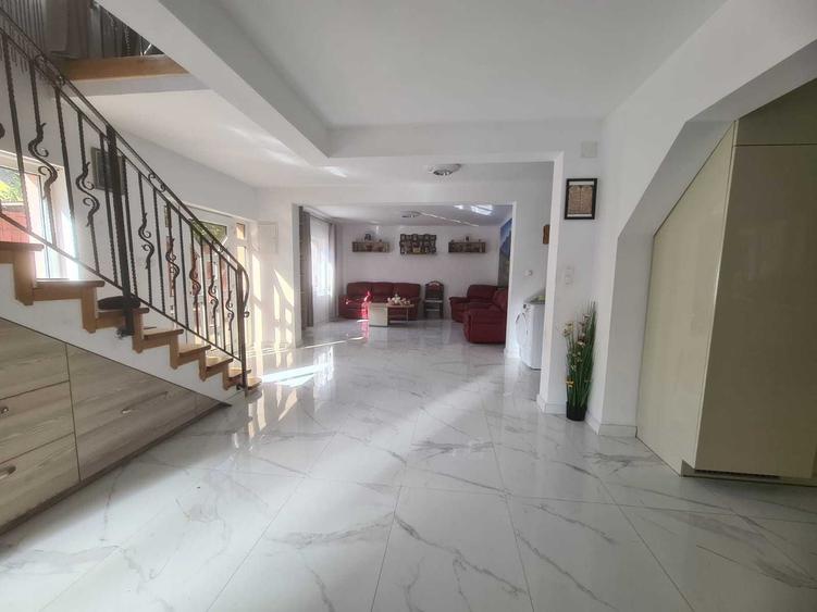 Casă cu 4 camere cu Teren 45 Mp în Central