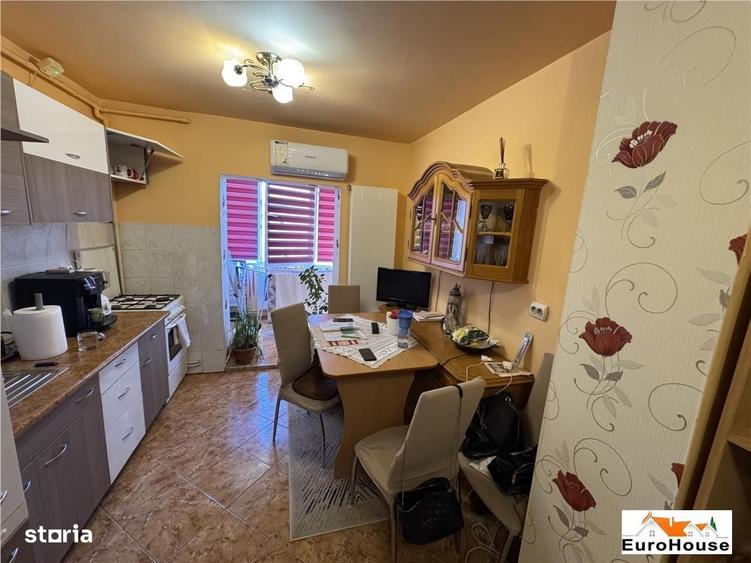 Apartament cu 2 camere decomandat în Ampoi 3