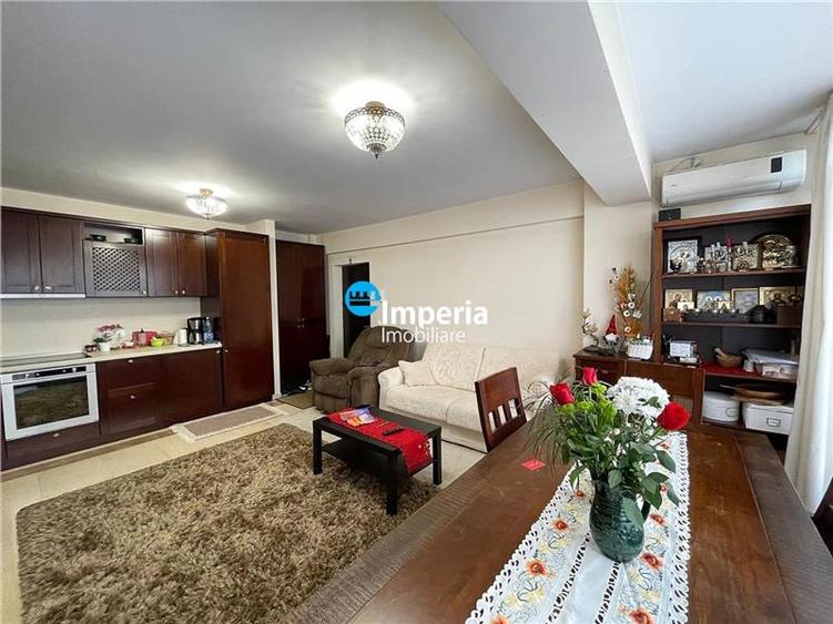 Apartament cu 2 camere decomandat, mobilat în Central