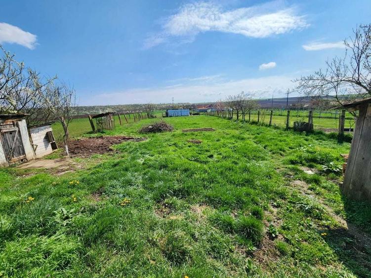 Casă cu 4 camere în Sântandrei