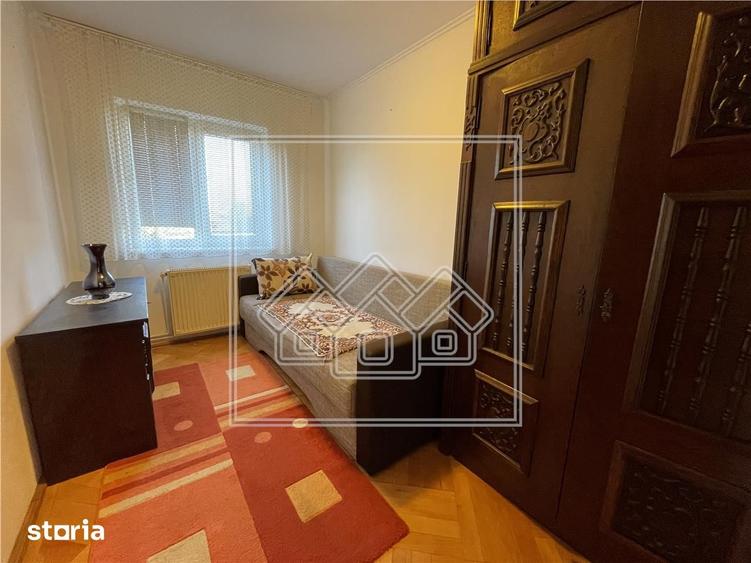Apartament cu 3 camere în Sud