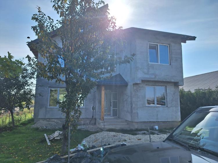 Casă cu 5 camere cu Teren 500 Mp în Clinceni