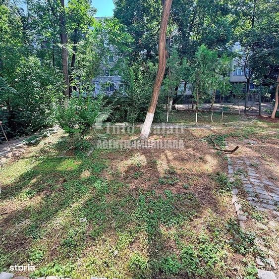 Apartament cu 4 camere în Micro 16