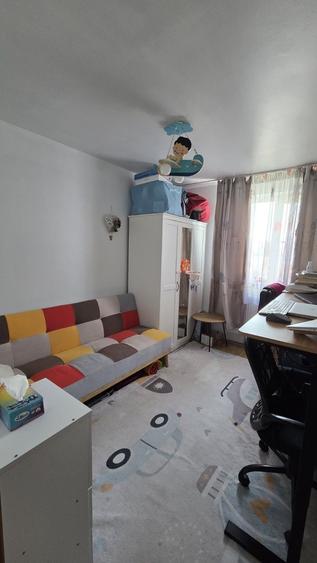 Apartament cu 3 camere decomandat în Trivale