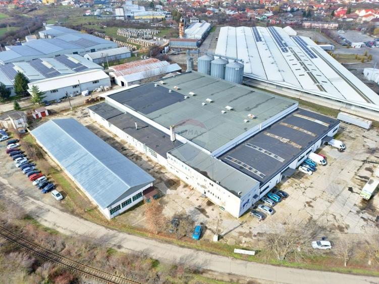 Spațiu industrial, de 6,132 mp, în Aradul Nou