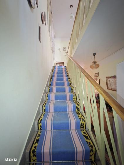 Casă cu 5 camere cu Teren 364 Mp în Central