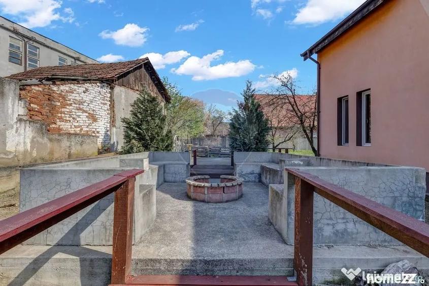 Casă cu 7 camere cu Teren 777 Mp în Ultracentral