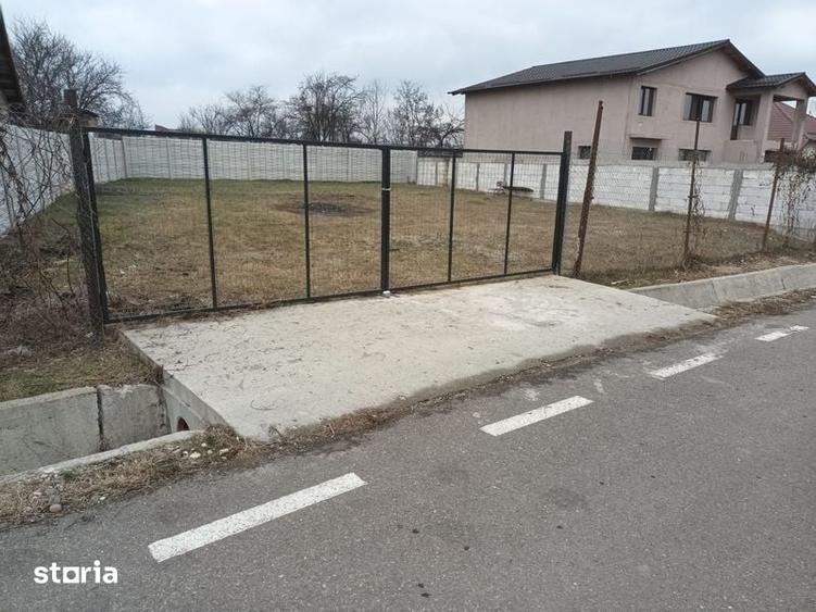 Teren de 500 mp, în Priseaca