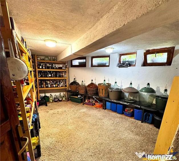 Casa in apreciabil potential,cu terase, curte,gradina echipa - 2