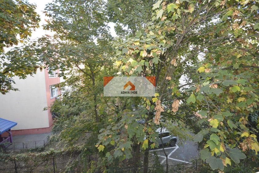 Apartament cu 3 camere decomandat în Giurgiului