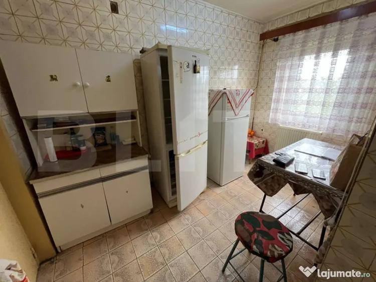 Apartament cu 3 camere decomandat, mobilat în Central
