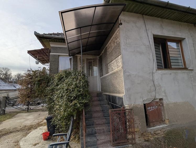 Casă cu 4 camere cu Teren 957 Mp în Mera
