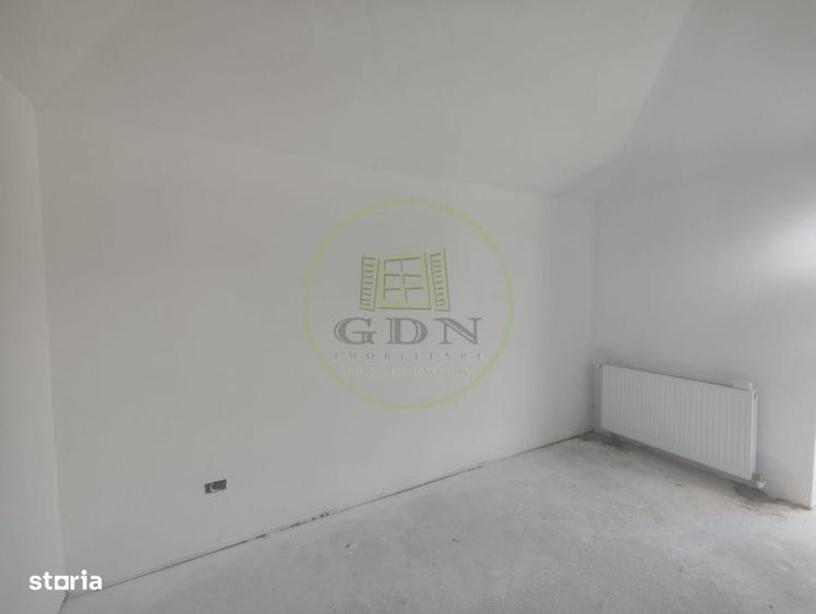 Casă cu 4 camere în Podari