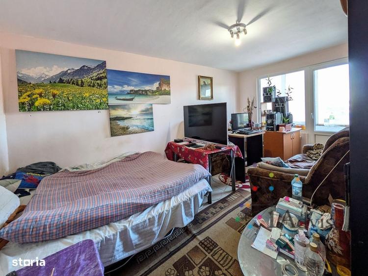 Apartament cu 4 camere decomandat în Dârste