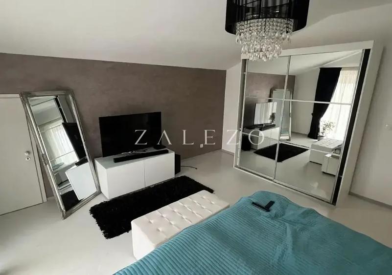 Apartament cu 4 camere decomandat, mobilat în Lipovei