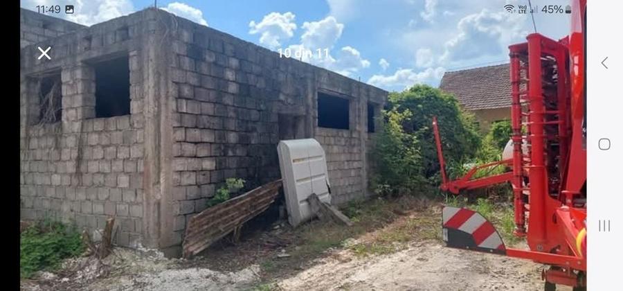 Casă cu 4 camere cu Teren 330 Mp în Băcia