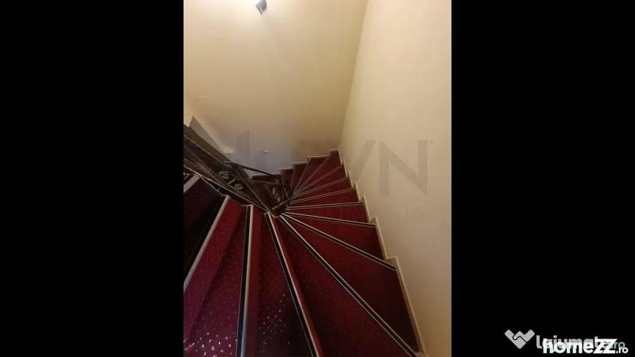 Casă cu 15 camere cu Teren 240 Mp în Decebal