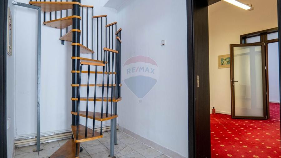 Casă individuală cu 4 camere cu Teren 467 Mp în Vatra Luminoasă