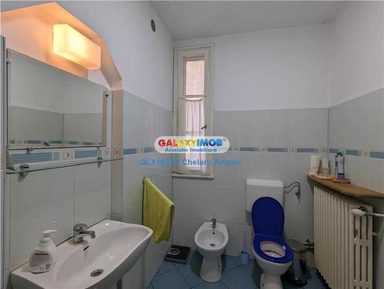 Apartament cu 7 camere decomandat în Unirii