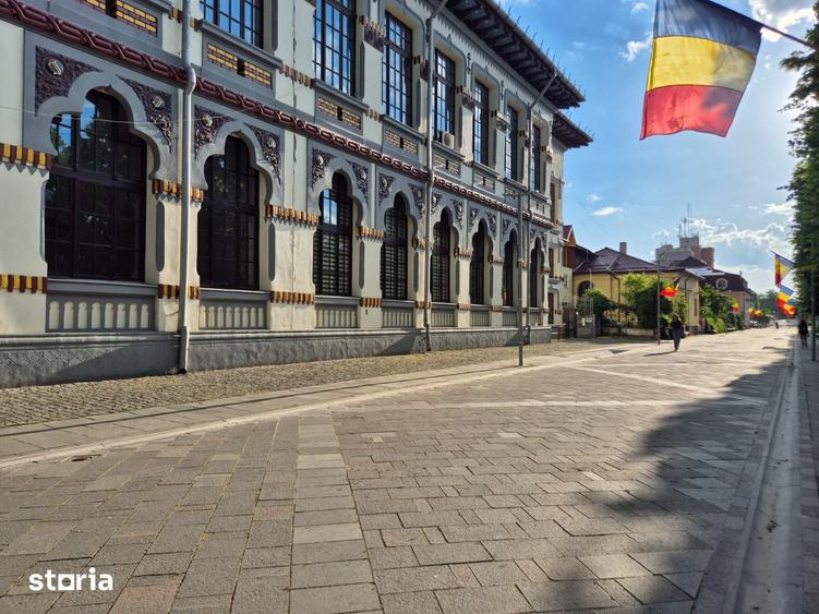 Spațiu comercial, de 330 mp, în Central