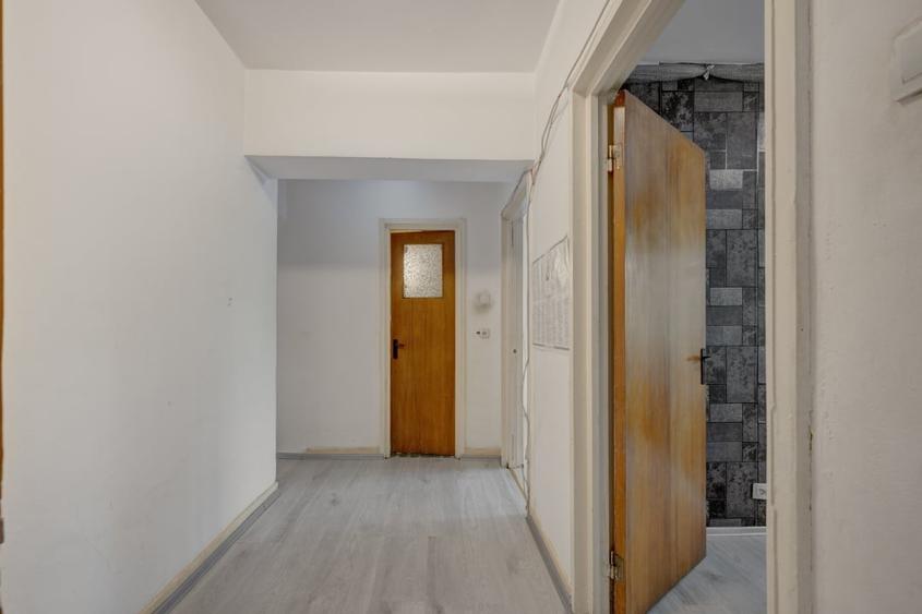 Apartament cu 3 camere decomandat în Lujerului
