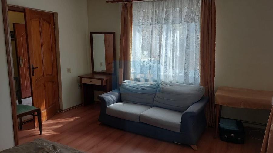 Casă cu 3 camere cu Garaj în Mărgău