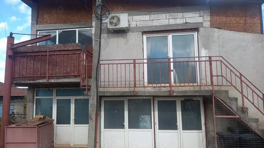 Casă cu 6 camere cu Teren 300 Mp în Bascov
