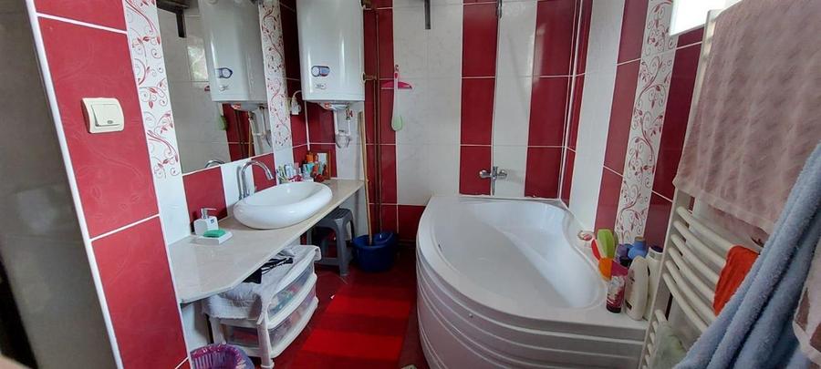 Casă cu 4 camere cu Teren 1465 Mp în Țețchea