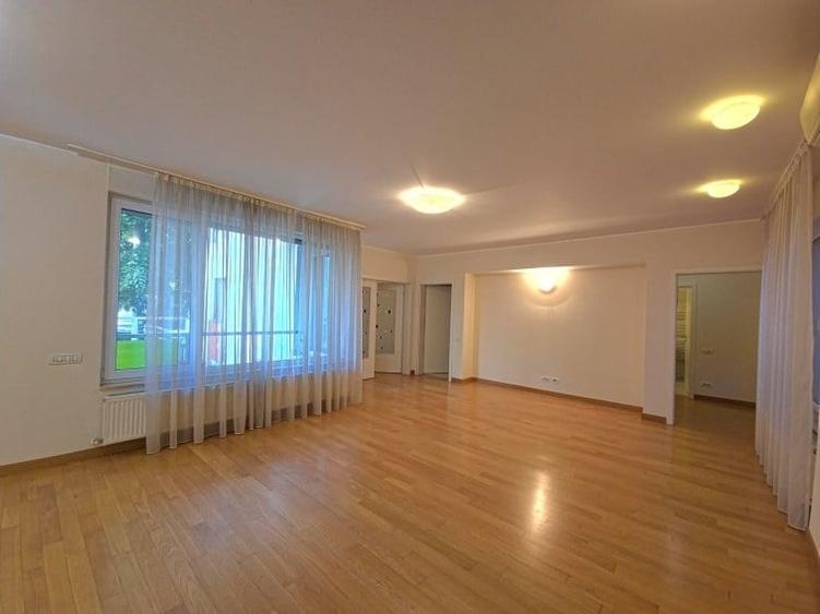 Apartament cu 4 camere în Dorobanți