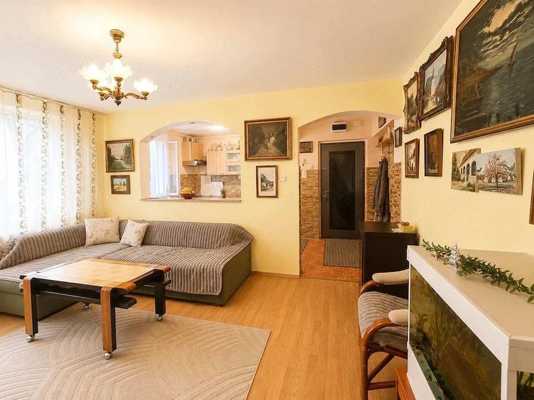 Apartament cu 3 camere semidecomandat în Gheorgheni