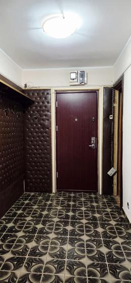Apartament cu 3 camere decomandat în Drumul Taberei